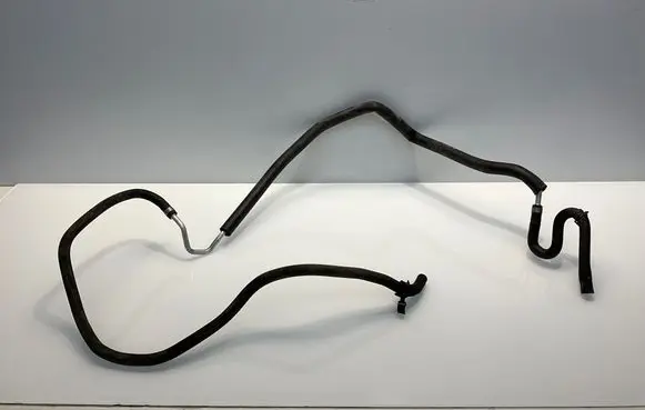 Engine coolant pipe/hose