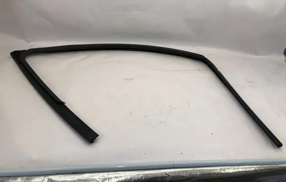 Mazda CX-3 Rubber seal rear door window/glass 8G311319