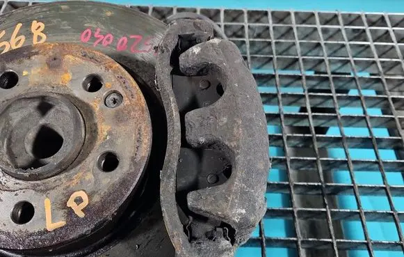Mercedes-Benz Vito Viano W639 Front brake caliper IMPRK1520889
