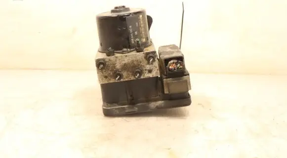 Volkswagen Polo IV 9N3 ABS Pump