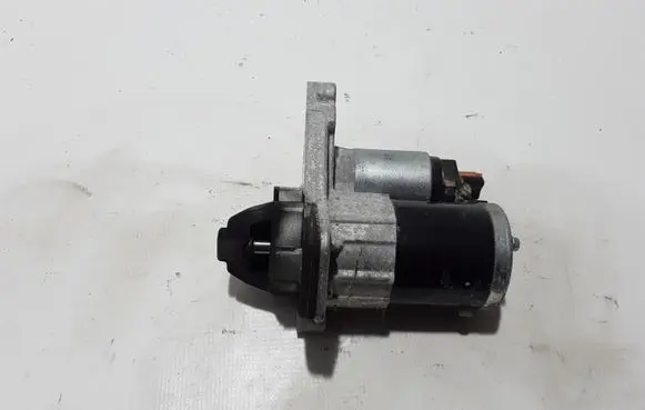 Renault Captur Starter motor 233000557R