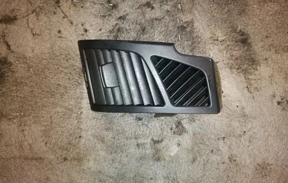 BMW 1 E81 E87 Dashboard side air vent grill/cover trim 7059187