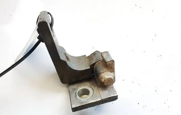 Alfa Romeo 159 Rear door lower hinge