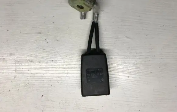 Skoda Superb B5 (3U) Rear seatbelt buckle 3B0857740D