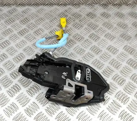 BMW i4 Front door lock 7445050