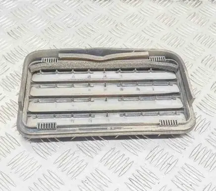 Nissan NP300 Quarter panel pressure vent 76804EB000