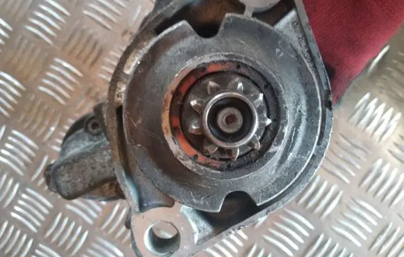 Volkswagen Golf IV Starter motor