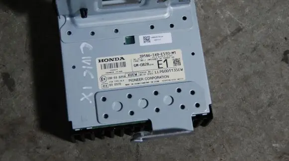 Honda Civic IX Sound amplifier NH737M