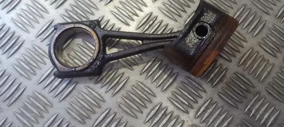 Opel Corsa C Piston with connecting rod