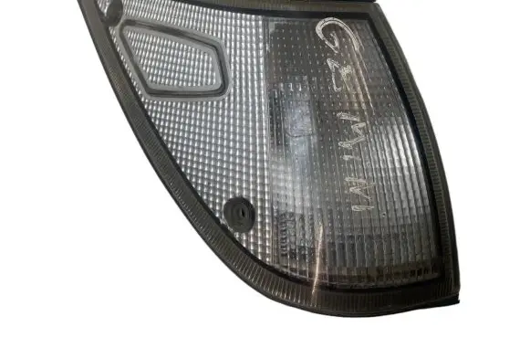 Isuzu Gemini Front indicator light 21221410R