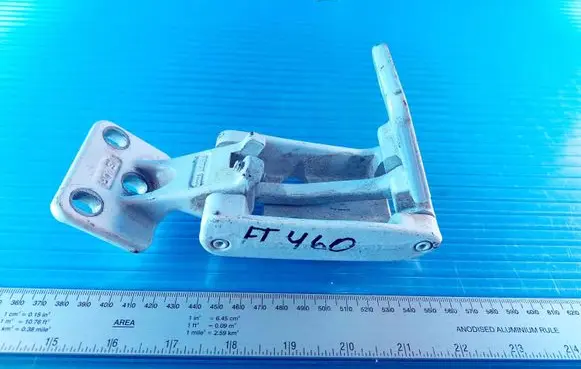 Mercedes-Benz Sprinter W906 Rear door lower hinge A9067400337