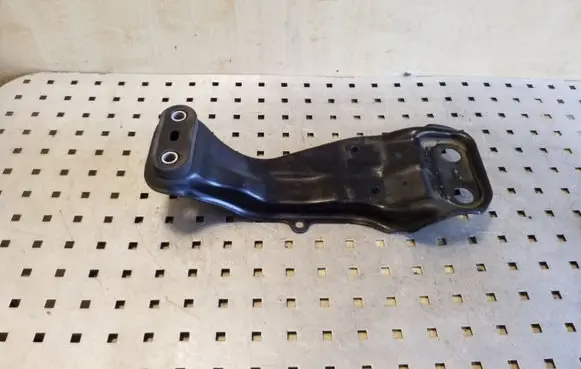 Subaru XV Gearbox mounting bracket