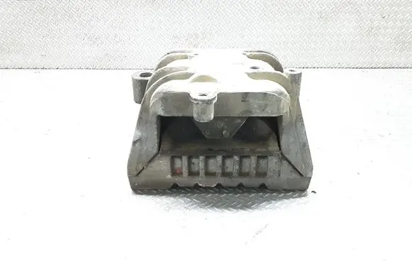 Volkswagen Golf V Engine mount bracket 1K0199262