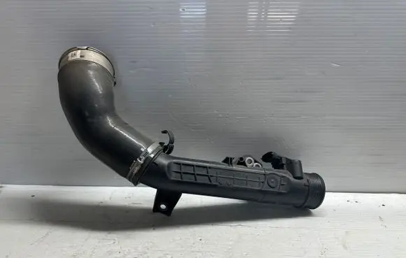 Volvo XC90 Intercooler hose/pipe 31686412