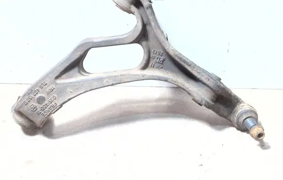 Porsche Cayenne (9PA) Front lower control arm/wishbone 7L0407153B