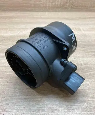 Volkswagen PASSAT B6 Mass air flow meter 074906461B 0281002461