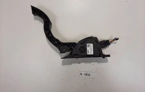 Volvo V40 Accelerator throttle pedal 31280595