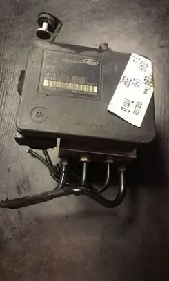 Ford Focus ABS Pump 8M512C405AA