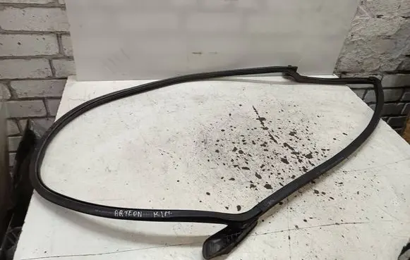 Volkswagen Arteon Front door rubber seal