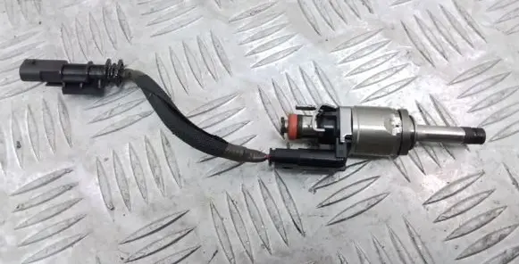 Volvo S90, V90 Fuel injector 31336653