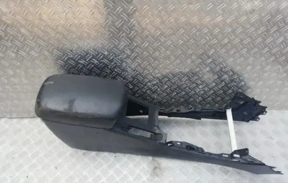 Toyota RAV 4 (XA30) Armrest 5881142030