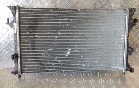 Renault Vel Satis Coolant radiator 8200302463A
