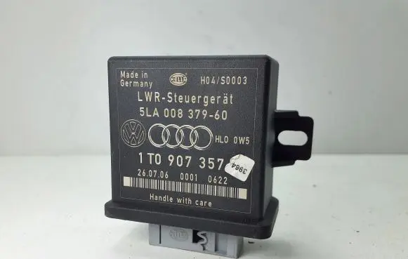 Volkswagen Touran I Light module LCM 1T0907357 5LA00837960 H04S0003