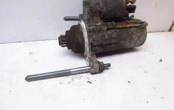 Skoda Octavia Mk2 (1Z) Starter motor 02Z911023H