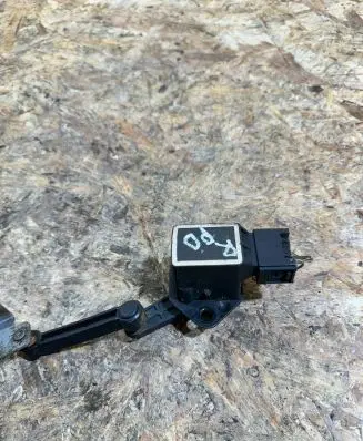 Mercedes-Benz GL X164 Air suspension front height level sensor A0105427717