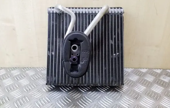 Volkswagen Touran I Air conditioning (A/C) radiator (interior) 