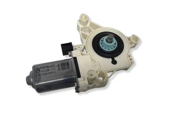 Mercedes-Benz CLA C118 X118 Front door window regulator motor A0009061607 009061607