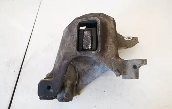 Honda Accord Engine mount bracket