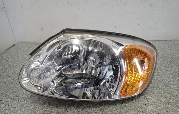 Hyundai Accent Headlight/headlamp