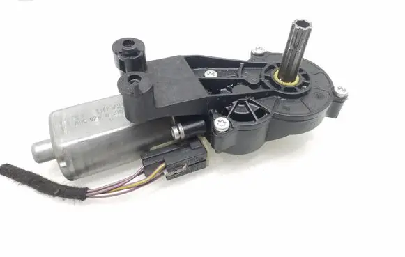 Mercedes-Benz E W212 Seat adjustment motor 0390203323