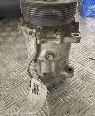 Volkswagen Golf IV Air conditioning (A/C) compressor (pump) 1J0820803A