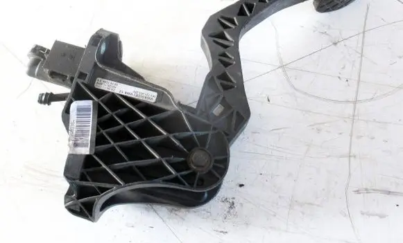 Skoda Octavia Mk2 (1Z) Clutch pedal 1K1721059 8631333 129585008