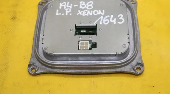 Audi A4 S4 B8 8K Light module LCM 8K0907472A