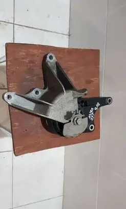 Opel Astra J Engine mounting bracket 13248664
