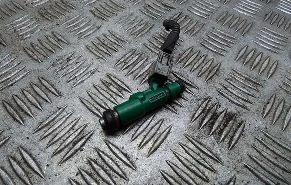 Toyota Prius (XW20) Fuel injector 2325021020
