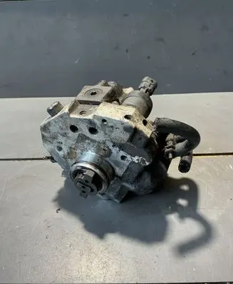 Volvo XC90 Fuel injection high pressure pump 0445010043 8689590 087924