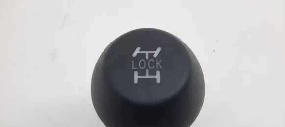 Toyota RAV 4 (XA30) Differential lock switch 8472442020