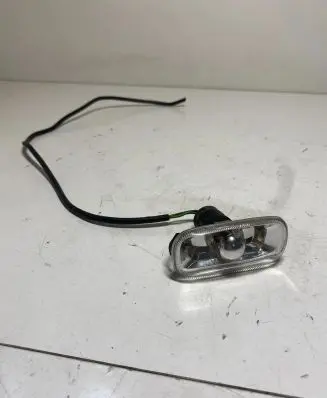 Audi A4 S4 B6 8E 8H Front fender indicator light 8E0949127