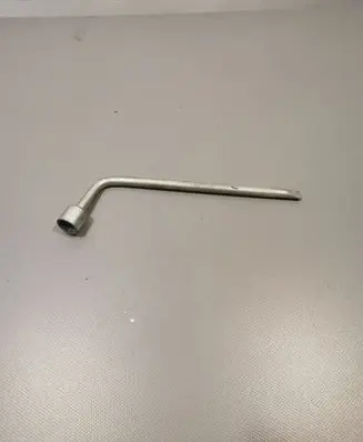 Toyota RAV 4 (XA20) Wheel nut wrench 