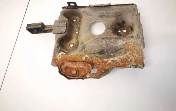 Citroen Saxo Battery bracket 