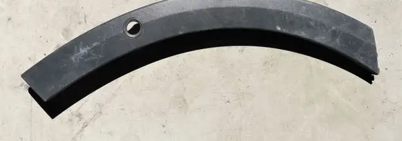 Front bumper splitter molding