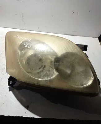 Toyota Avensis T250 Headlight/headlamp