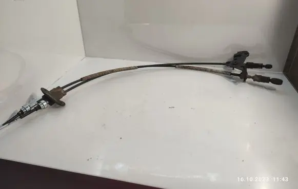 Hyundai Sonata Gear shift cable linkage