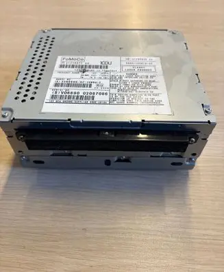 Volvo XC60 Radio/CD/DVD/GPS head unit 8G9N18C815AC 31310071