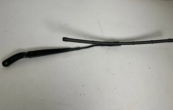 Ford Mustang VI Front wiper blade arm FR3B17C495AA