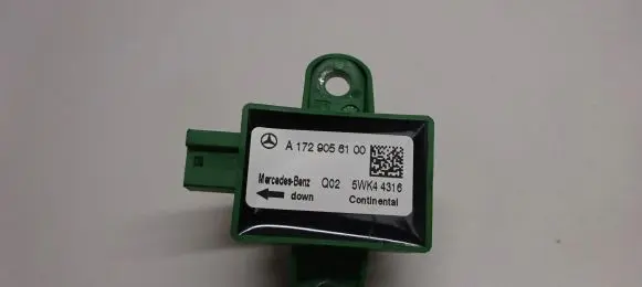 Mercedes-Benz C W204 Airbag deployment crash/impact sensor A1729056100